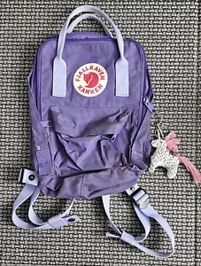 Mochila Fjallraven Kanken púrpura (tamaño aproximado: 14H x 9L) - Imagen 1 de 3