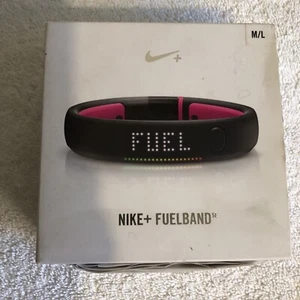 Nike + Fuelband SE Activity Tracker Fitness Band Black/Volt M/L - Picture 1 of 10