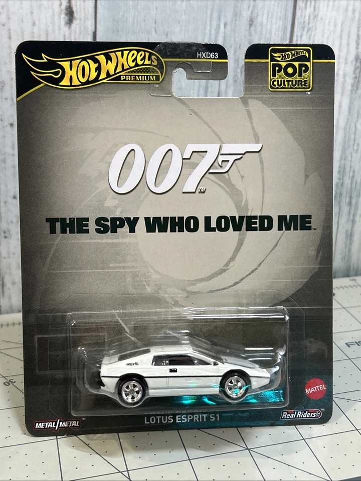 Hot Wheels Pop Culture - 007 - The Spy Who Loved Me - Lotus Esprit S1 HXD98