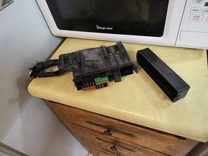 2003-2007 NISSAN MURANO Fusebox Fuse Box Relay Module 24382-CA010 OEM - Picture 1 of 4