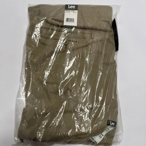 Lee Men's Big & Tall Extreme Motion Flat Front Regular Straight Pant Size 46x34 - Picture 1 of 8
