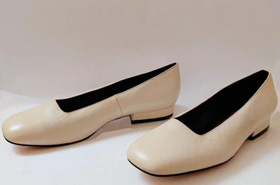 Zapatos planos de cuero para mujer Gloria Vanderbilt HERO color superior: ECRU 6M a 8,5M EE. UU. Foto 1 de 4