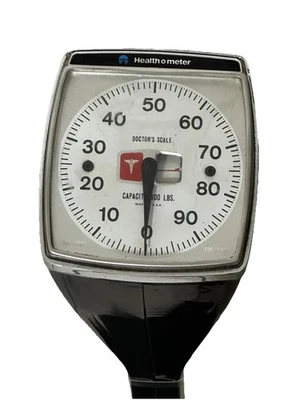 Medidor de salud vintage escala médicos de pie hecho en posición vertical EE. UU. 300 LBS de capacidad Foto 1 de 4