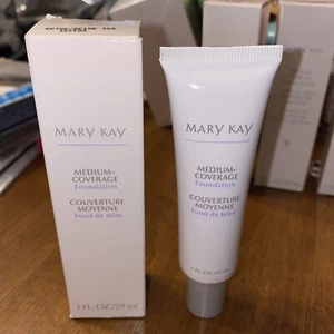 Base Mary Kay Cobertura Media Beige 305 #355500 Nueva ANTIGUA STOCK Gorra Gris - Imagen 1 de 3