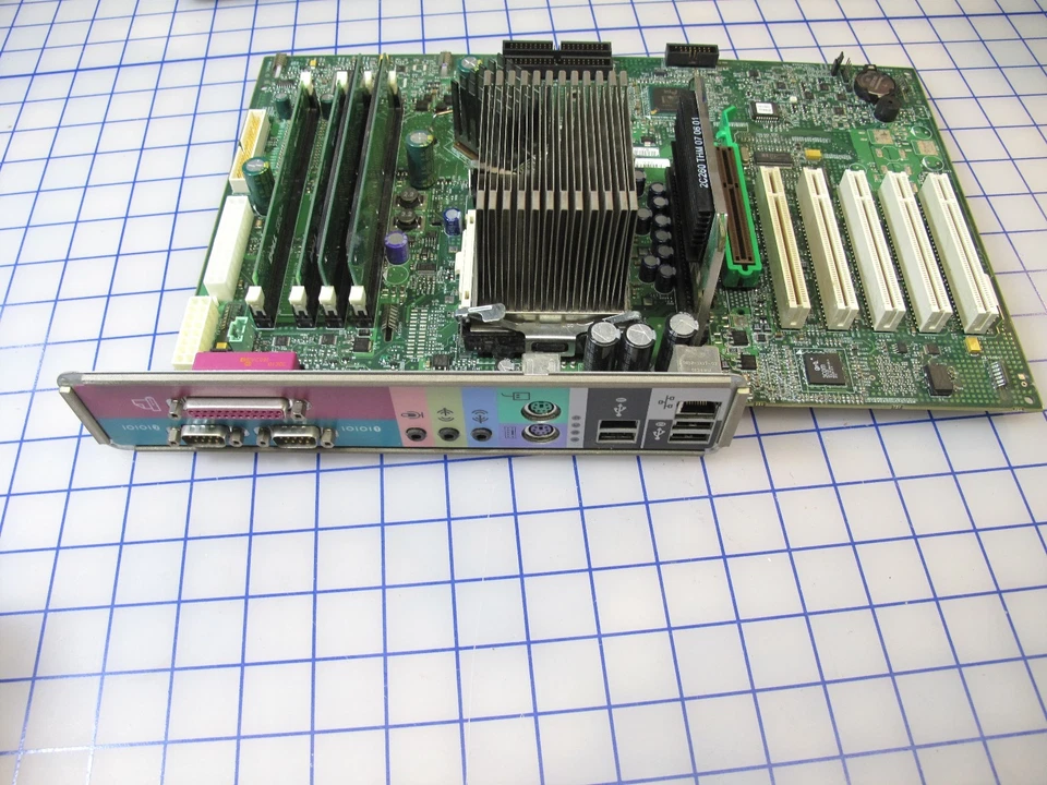 DELL 06F067 Motherboard WITH SL4WS 1.40GHz PENTIUM 4 AND 256MB RAM + HEATSINK - Image 1 of 2