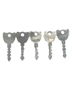Set of 5 Master Corrugated Padlock Keys - Picture 1 of 5