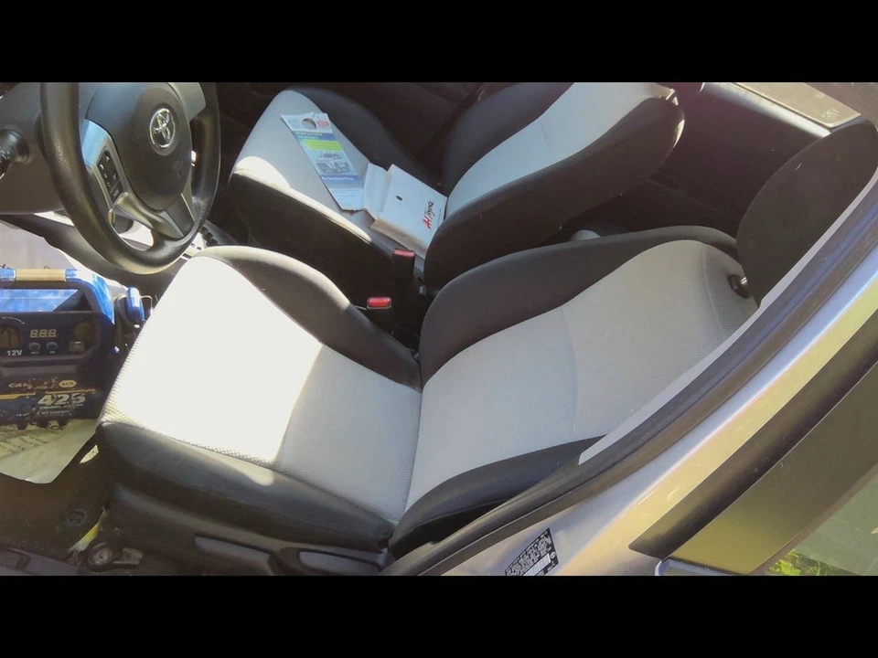 Cubo de asiento delantero del conductor manual de tela AB para 13-14 YARIS 28455 Foto 1 de 4