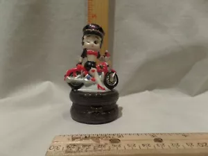"BETTY BOOP" DE COLECCIÓN 1999 CAJA BARATIJA CON BISAGRAS PORCELANA *MOTERO/LLAVE* - Imagen 1 de 7