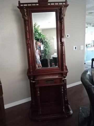 BEAUTIFUL, PULASKI,VINTAGE HALL TREE,  ENTRY, FOYER   $1000 . Located in Mesa AZ Cover