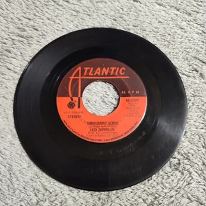 LED ZEPPELIN "IMMIGRANT SONG"/"HEY HEY WHAT CAN I DO"/Atlantic 45-2777 45 RPM 7" - Bild 1 von 2