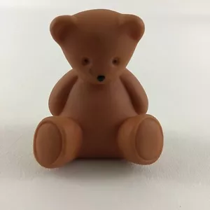 Little Tikes Casa de Muñecas Oso de Peluche Figura Guardería Habitación de Bebé Juguete Mini De Colección - Imagen 1 de 6