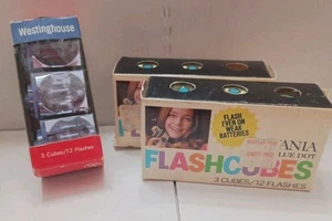 Vintage Sylvania Flash Cubes & Westinghouse Blue Flash Cubes 8 X 4 Flashes = 24 - Picture 1 of 3