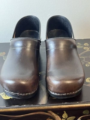 TAMANCOS CABRIO DE COURO SANITA tamanho UE 39 COURO MARROM C/EUA tamanho 8.5 - Imagem 1 de 4