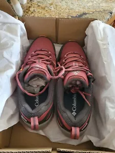 Columbia women's Peak Freak II Out Dry hiking shoes Size 9 - Picture 1 of 5