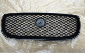 Brand New Genuine Jaguar XE Front Black Grille - Picture 1 of 4