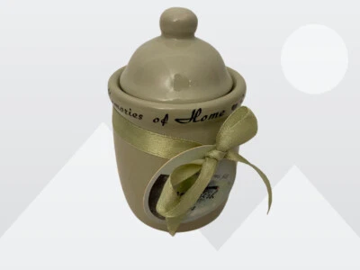 Memories of Home Mini Farm Fresh Apple Scented Candle & Lidded Holder — 第 1/4 张图片