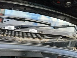 BMW X1 F48 LCi M SPORT 2019-2021 Front Windscreen Wiper Arm N/S/F - Picture 1 of 4
