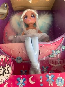 Dream Seekers LUNA Hada Mágica Moda Muñeca y Ropa Blanco Azul Alas Esponjosas - Imagen 1 de 1