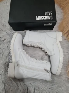 Botas de motociclista Love Moschino para mujer blancas de cuero con cremallera talla 7,5 Reino Unido PVP 190£ NUEVAS CON ETIQUETAS - Imagen 1 de 6