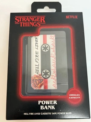 Banco de alimentación de cinta de casete The Stranger Things Hell Fire Lives 4000 mAh/3,7 V  Foto 1 de 4