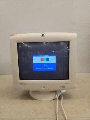 Compaq MV540 15-inch CRT VGA Gaming Monitor Retro  - Image 1 of 4