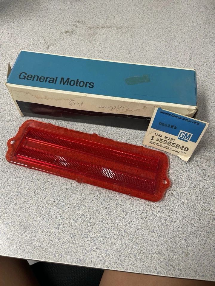 Lente marcadora roja lateral Pontiac Bonneville Catalina nueva de stock - 73 GM #5965840 Foto 1 de 1