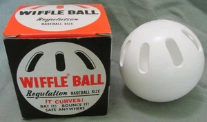 Wiffle Ball Regulation Baseball Gr. It Curves! NEU USA Made - Bild 1 von 2
