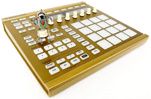 Native Instruments MASCHINE MK2 GOLD + Software 2. 0 + Wie Neu + OVP + Garantie - Picture 1 of 10