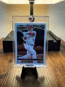 Serie de actualización Topps 2021 - Topps negro dorado Shohei Ohtani #BG-13 - Imagen 1 de 2