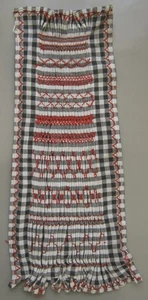 CUTE VINTAGE BLACK WHITE CHECKERED DUTCH SMOCKING SCHOOL SAMPLER C.1930 - 1950 - Picture 1 of 4