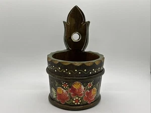 Cubo de madera tallada pintado Tole arte popular vintage hecho a mano en Austria 8,75" - Imagen 1 de 9