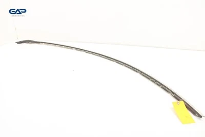 2010 - 2019 ASTON MARTIN TETO RÁPIDO LADO DIREITO DO PASSAGEIRO ACABAMENTO DE MOLDAGEM POR GOTEJAMENTO FABRICANTE DE EQUIPAMENTO ORIGINAL - Imagem 1 de 4