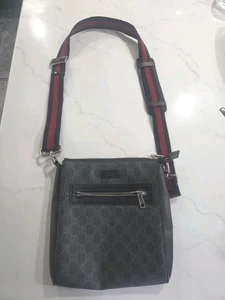 GUCCI Small GG Supreme Canvas Messenger Bag - Black - 523599 - Unisex - Bild 1 von 20