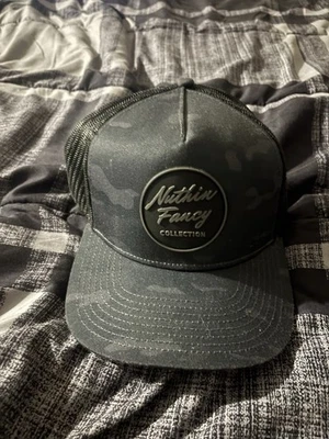 Gorra de camionero Nuthin elegante de malla para hombre talla única negra camuflada Foto 1 de 2