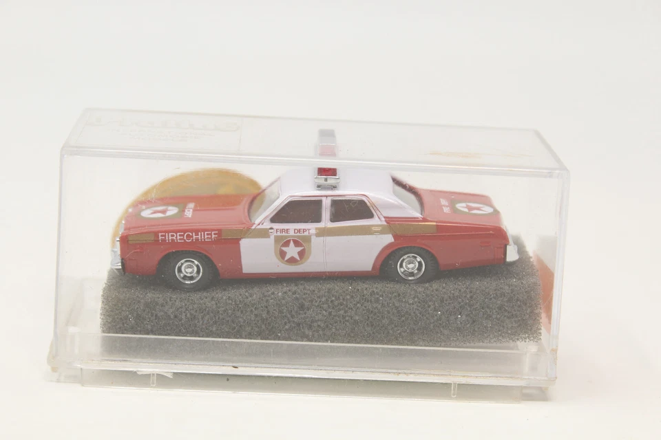 HO 1:87 Praline 6602 Dodge Monaco Frisco LX Firechief Fire Department Car Red - Image 1 of 4
