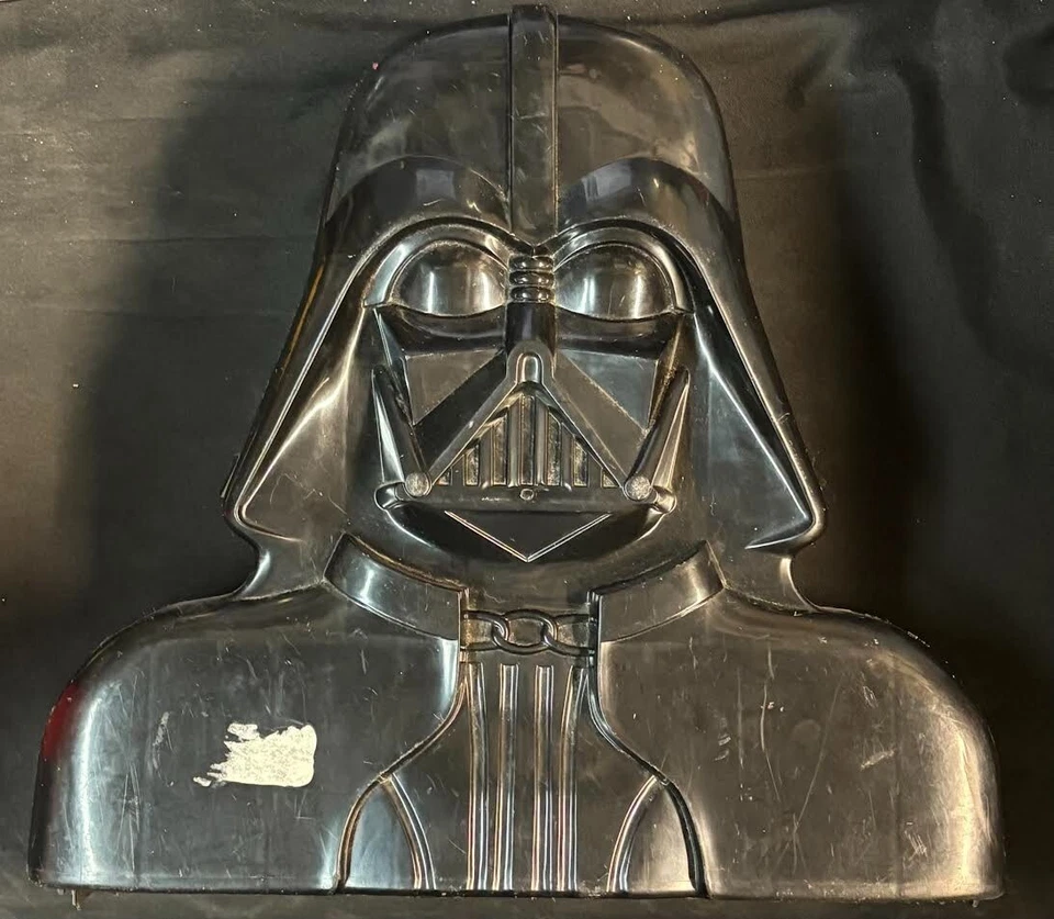 KENNER STAR WARS FIGURES 1977-1983 26pc LOT Incomplete w/ Darth Vader Case - Image 1 of 4