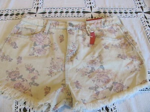 MOSSIMO SUPPLY Floral shorts Size 10 NWT high rise - Picture 1 of 3