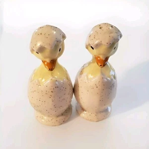 Salero y pimentero de cerámica vintage para incubar patos - Imagen 1 de 5