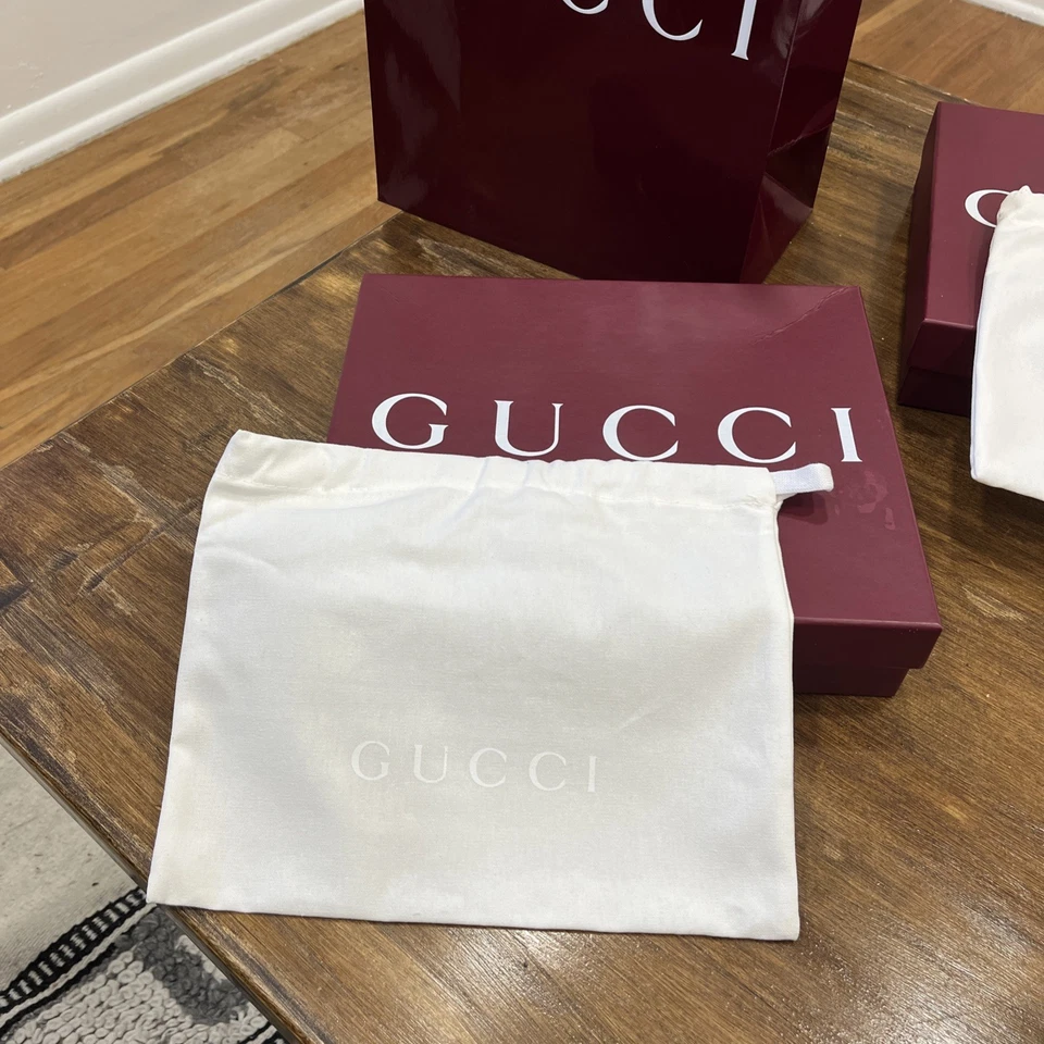 Gucci Caja Y Bolsa Polvo Foto 1 de 1