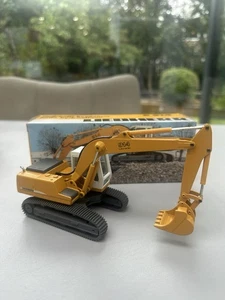Liebherr 914 Excavator 1/50 Model - Picture 1 of 3
