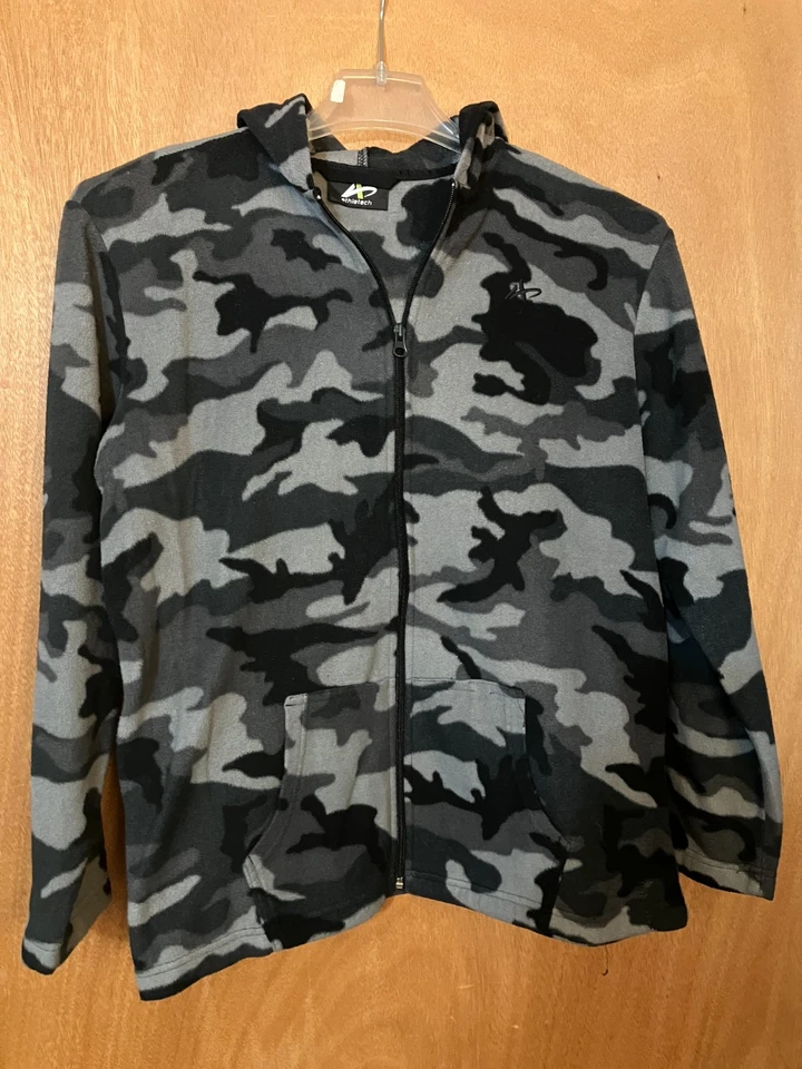 Для мальчиков Athletech серый камуфляж камуфляж флисовая куртка размер XL 14/16 - Изображение 1 из 3
