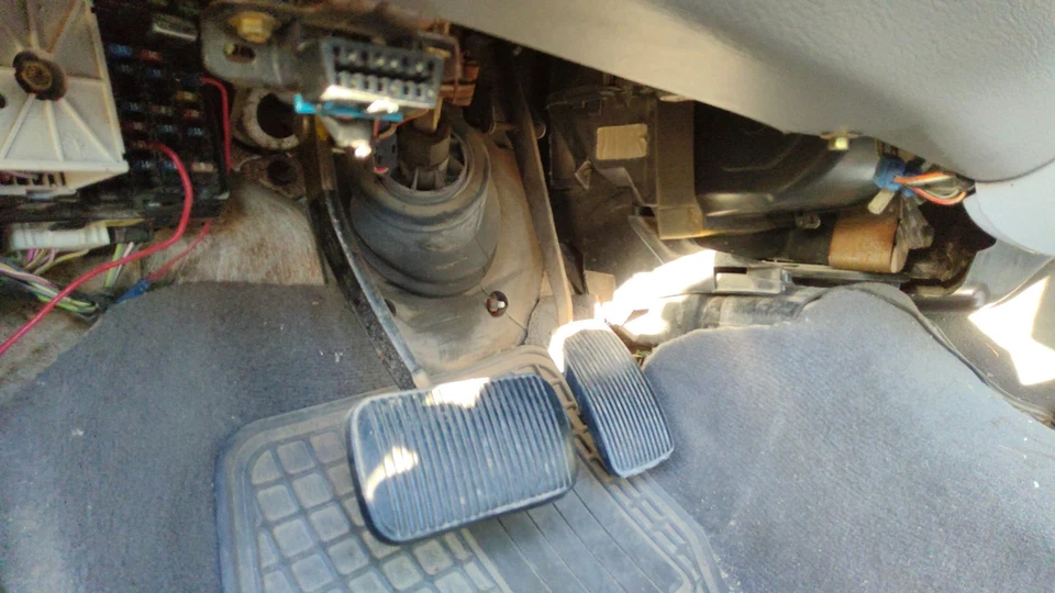 Ford Taurus 2000 conjunto de pedal de freno y gasolina transmisión automática Foto 1 de 1