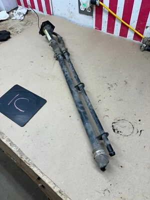 Chevrolet GMC 3500 2011 2012 2013 2014 tanque de combustible tubo de llenado 84327857 plataforma de estaca Foto 1 de 4