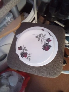 'MASQUERADE' - ROYAL ALBERT - CAKE / SANDWICH PLATE - Picture 1 of 2