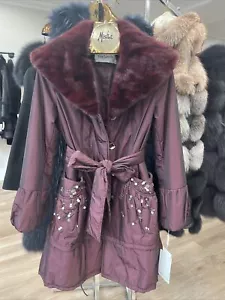 Guy LaRoche Pelze burgunderfarbener Nieten Daunenpuffer Parka Nerz Fellkragen neu mit Etikett Gr.46 - Bild 1 von 11