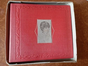 ALBUM PER FOTOGRAFIE PRIMA COMUNIONE VINTAGE MAI USATO CON CARILLON - Foto 1 di 6