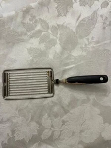 Cortadora de herramientas de cocina vintage ""Ecko"" con pintura negra y mango de madera - Imagen 1 de 5