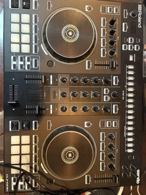 Roland DJ-505 DJ Controller for Serato DJ Pro USB MIDI Mixer Tested Working - Image 1 of 3