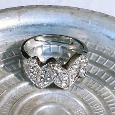Anillo de cóctel Zig Zag plateado platino circonita cúbica piedra cristal talla 8 Foto 1 de 4