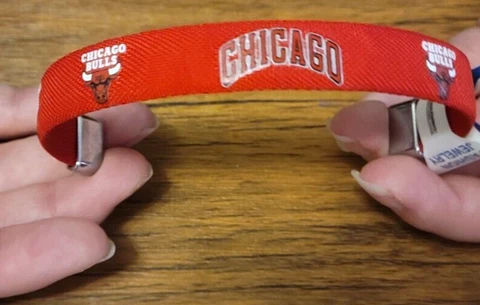 Chicago Bulls Fan Bracelets (2 Pack) Cover